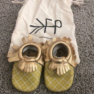 Freshly picked pineapple moccasins